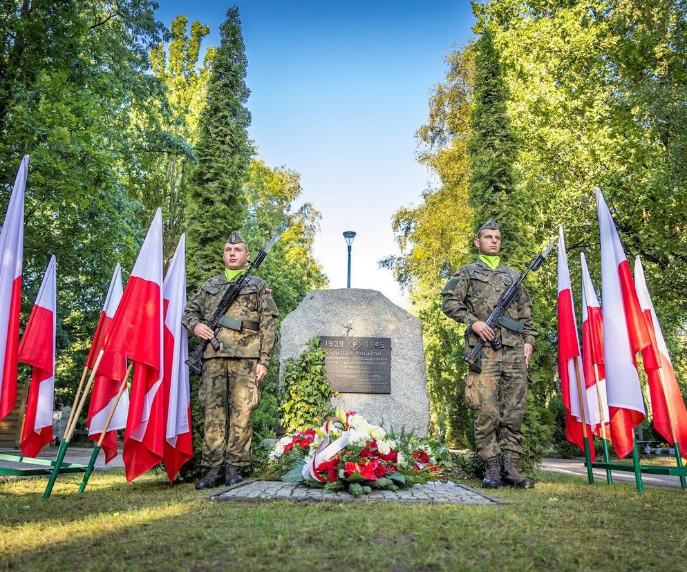 Pomnik upamiętanijący ofiary wubuchu II wojny światowej