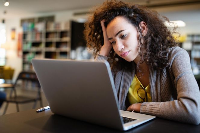 Wiele osób tak robi i nie kojarzy z problemem. Tak może objawiać się ADHD