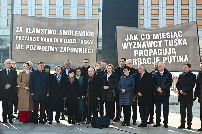 Miesięcznica Smoleńska w cieniu oskarżeń. Kaczyński zapowiada rozliczenia