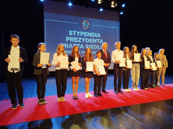 Blisko 700 najzdolniejszych siedleckich uczniów z nagrodami za dokonania w nauce!