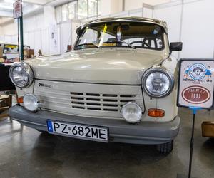  Czerwone ferrari warte 2,5 miliona euro w Poznaniu.