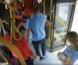 Weszła do autobusu i zaczęła mocno krwawić. Na pomoc starszej kobiecie rzucił się kierowca