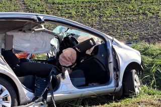 Śmiertelny wypadek na DK5. Toyota wjechała pod autobus. 27-latka nie żyje