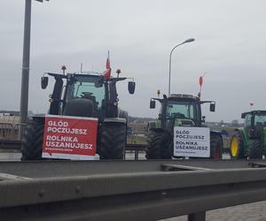 ​Na S5 koło Leszna zaczęła się druga doba rolniczego protestu