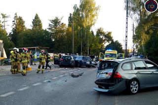 Karambol pod Piasecznem. 8 aut zniszonych w Zalesiu dolnym