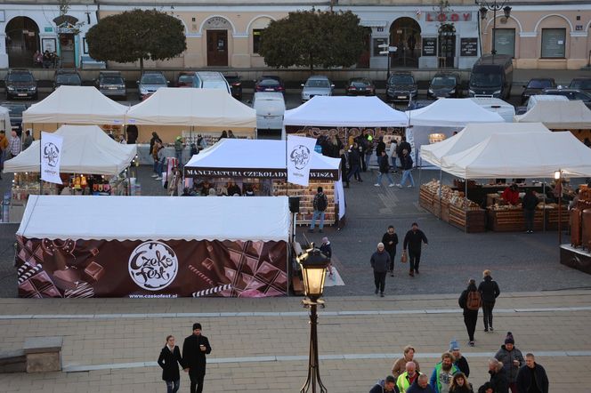 Festiwal Czekolady i Słodkości na placu pod zamkiem w Lublinie 