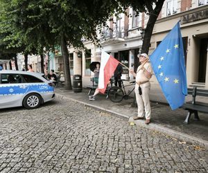 Manifestacja przeciwko niechęci do imigrantów w Lesznie 
