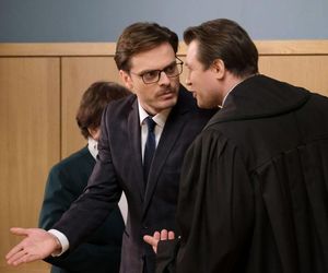 M jak miłość odc. 1872 po wakacjach. Błażej (Adrian Budakow), brat Święcickiego, adwokat (Michał Siudek)