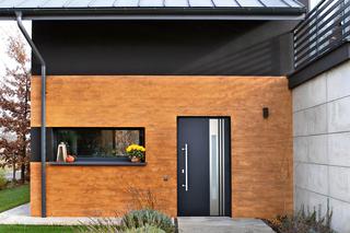 Drzwi wejściowe do domu jako element zestawu stolarki