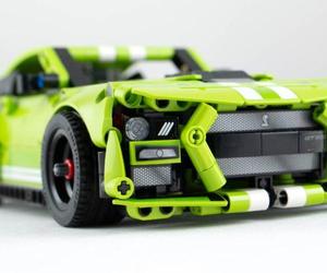 LEGO Technic Ford Mustang Shelby GT500