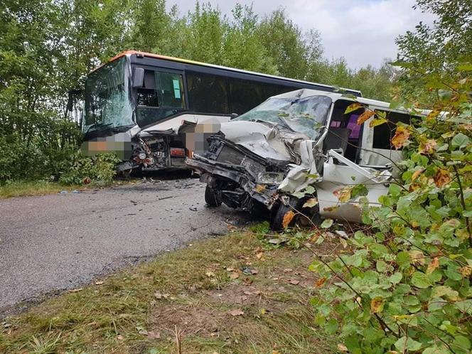Podlaskie: Wypadek autobusu szkolnego. Jedna osoba nie żyje
