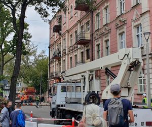 Pod małżeństwem zerwał się balkon. Po roku do tragedii prokuratura stawia pierwsze zarzuty