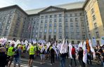 Paraliż w Katowicach. Rozpoczął się protest górników i hutników. Stal się hartuje, a rząd ją rujnuje