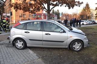 Zderzenie dwóćh pojazdów u zbiegu ulic Zbylitowskiej i Traugutta