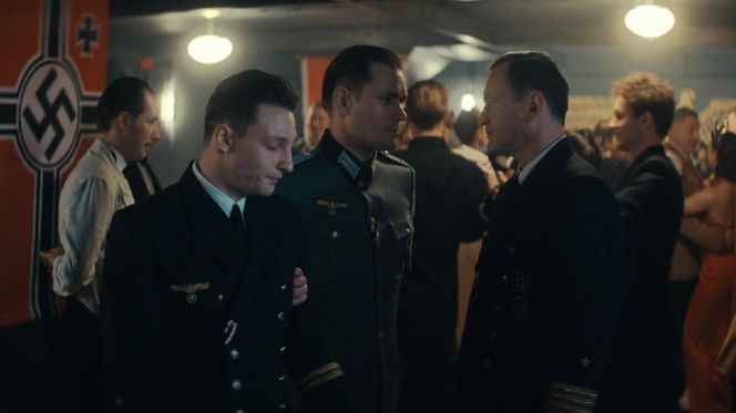 Zatoka szpiegów, odcinek 18. Jorg (Maciej Kucharski), Franz (Bartosz Gelner), Bergman (Paweł Ławrynowicz)