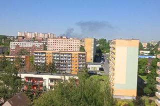 Czarny dym nad Śląskiem widoczny z Siemianowic i Katowic. Co się pali?