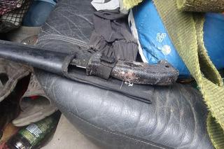 Zwłoki w bagażniku, w domu stos czaszek. Wpadł, bo ugrzązł w błocie