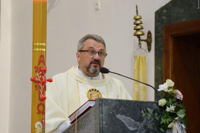 Ksiądz zamienił cmentarz na park, żeby wierni odwiedzili groby