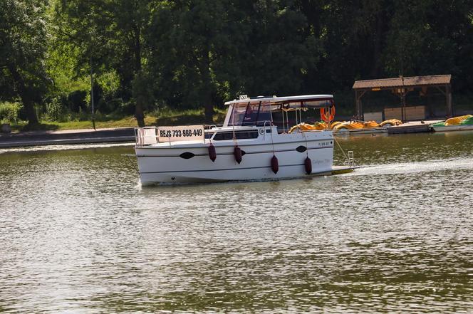 Niecodzienna atrakcja turystyczna na Mazurach. Uruchomiono pierwszą w regionie taksówkę wodną [ZDJĘCIA]