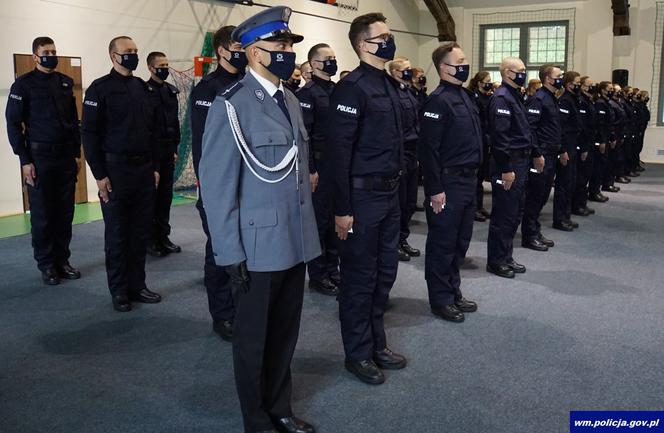 Nowi policjanci na Warmii i Mazurach. Ślubowanie złożyło 45 funkcjonariuszy [ZDJĘCIA]