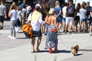 Joanna Racewicz  całuje się na plaży