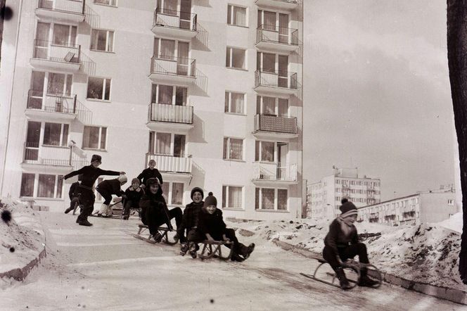 Zielona Góra w zimowej aurze. Czesław Łuniewicz uchwycił zimę kilkadziesiąt lat temu na fotografiach