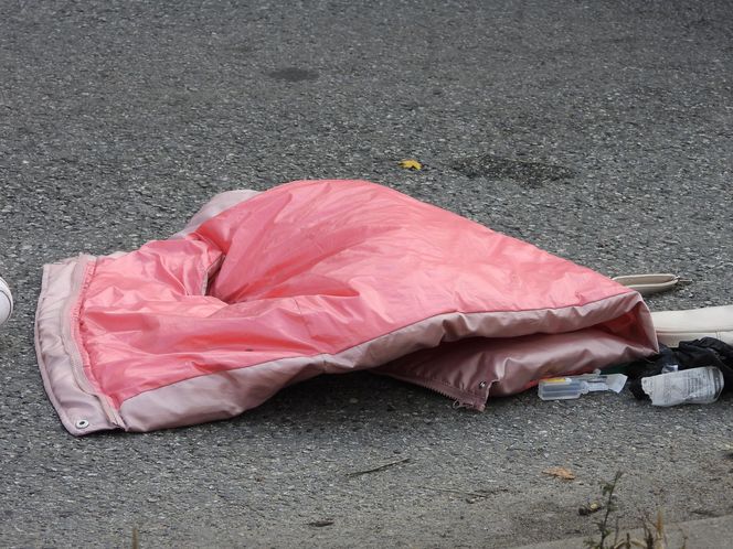 Dziewczynki potrącone na przejściu