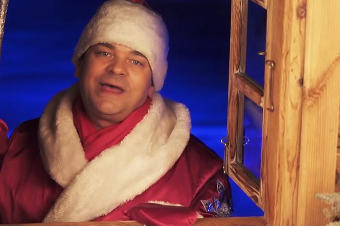 Zenek Martyniuk jako Mikołaj zapowiada  „Czas świątecznych cudów”. Mocny Akcent nadchodzących świąt?
