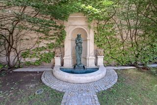 Ogród przy pałacu Czapskich w Krakowie