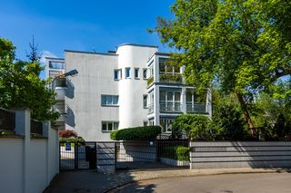 Osiedle przy Hozjusza w Warszawie z lat 90. Projekt: JEMS