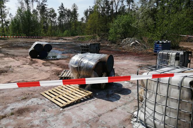 Kolejne nielegalne składowisko odpadów w powiecie grójeckim. Trwają badania