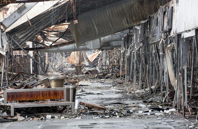 Pożar CH Marywilska 44. Śledczy zakończyli oględziny