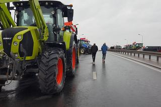 Koniec rolniczego protestu na S5 koło Leszna! Niebawem przywrócony zostanie ruch na drodze