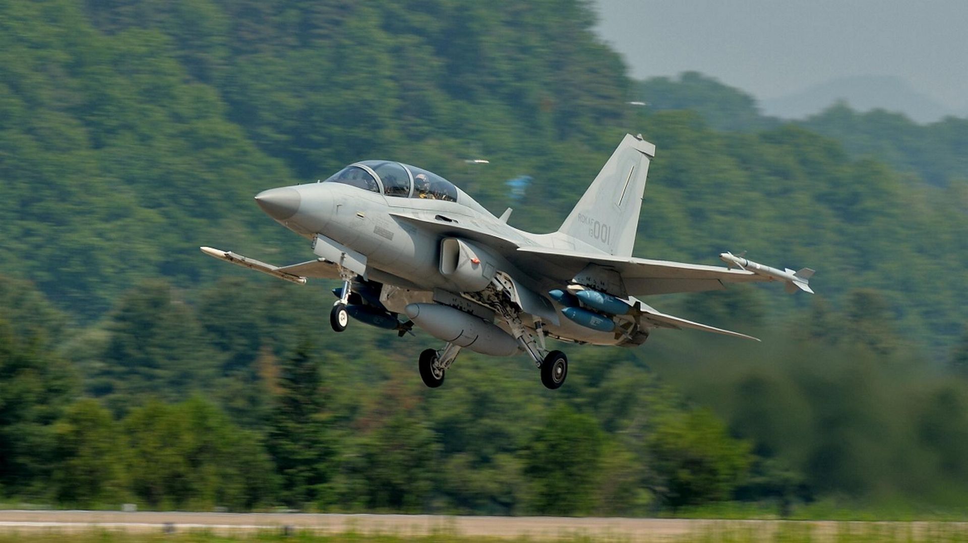 FA-50 i pociski Taurus