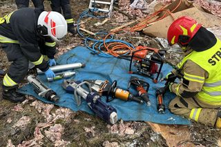 Koszmarny wypadek na DK 10 w Makowiskach pod Bydgoszczą! Ranny kierowca w szpitalu [ZDJĘCIA]