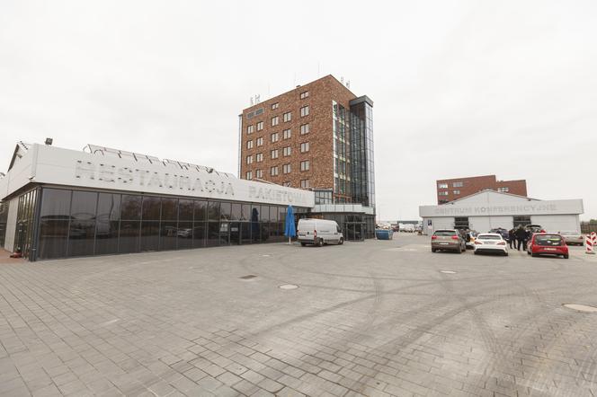 Trwa budowa szpitala tymczasowego we Wrocławiu