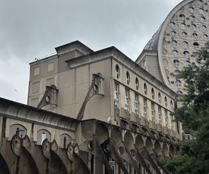 Picasso's Arenas. Budynek mieszkalny położony w Noisy-le-Grand pod Paryżem