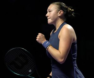 Iga Świątek - Amanda Anisimova. Spódniczki płatały figla zawodniczkom