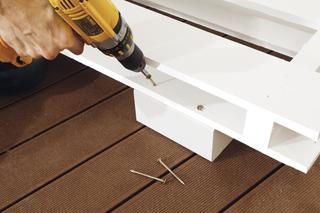 Kanapa z palet - jak zrobić? Meble z palet na balkon w bloku DIY