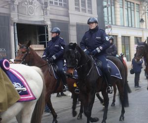 Wielka Szarża w centrum Łodzi. Oddziały konne przeszły przez Piotrkowską