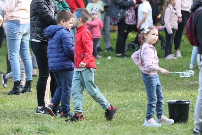 Festiwal kolorów na stadionie Walki Zabrze ZDJĘCIA