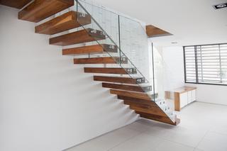 Nowoczesne schody – rodzaje i materiały. Najlepsze schody do nowoczesnego wnętrza