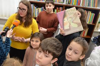 Dzieci chętnie uczestniczą w spotkaniach z książką, organizowanych w MBP w Siedlcach w czasie ferii
