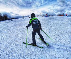 Funkcjonariusze na nartach: bezpieczeństwo to podstawa 