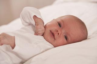 NIEMOWLĘ– jak pielęgnować USZY niemowlaka?