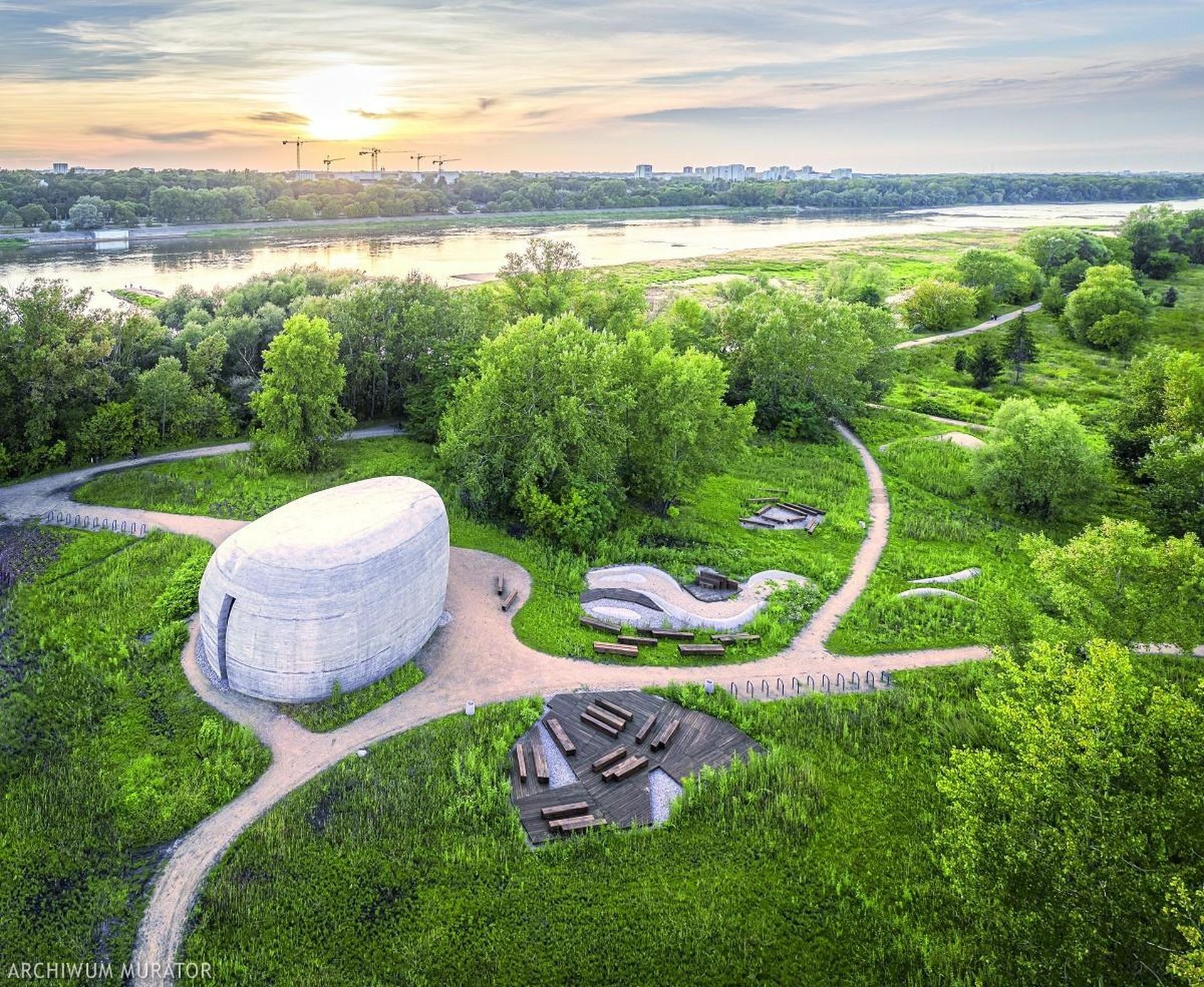 Pawilon Edukacyjny Kamień przy Parku Naturalnym Golędzinów