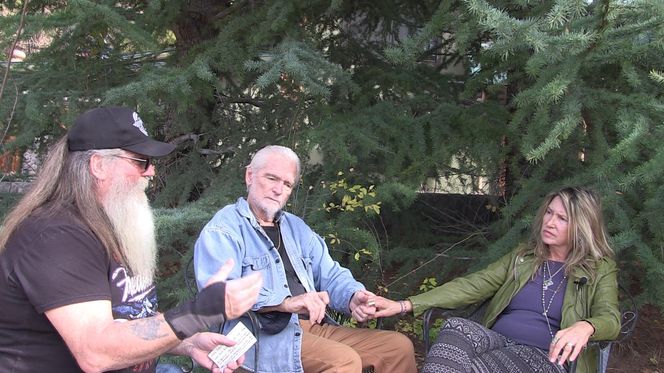 Chris Robinson z żoną i przyjacielem