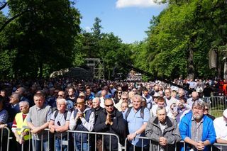 Pielgrzymka mężczyzn do Piekar Śląskich 2025. Tysiące wiernych na Kalwaryjskim Wzgórzu