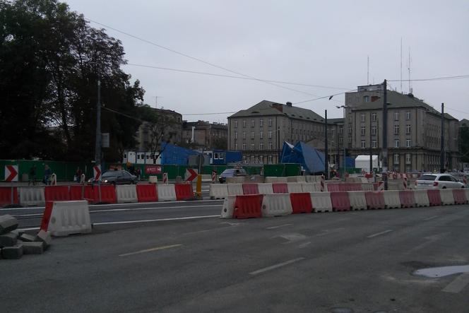 Puste miejsce po pomniku czterech śpiących