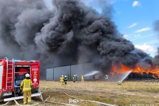 Pożar bazy transportowej w miejscowości Ławki w gminie Łuków